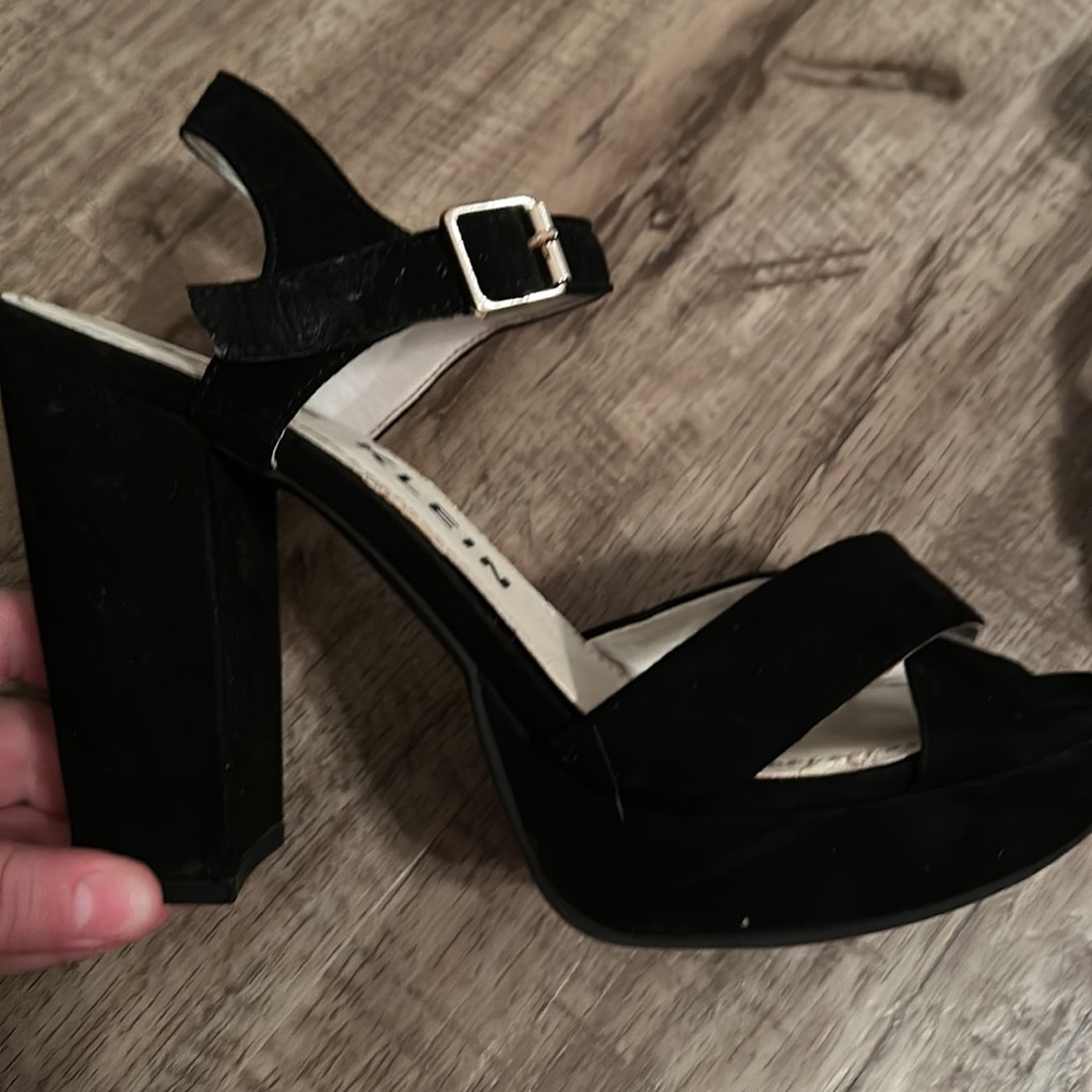 Black, Strappy, Suede, Block Heels, Size 8, by Anne Klein - Picture 3 of 5